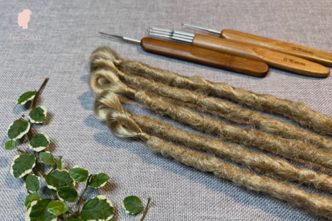 Double-ended synthetic dreadlock