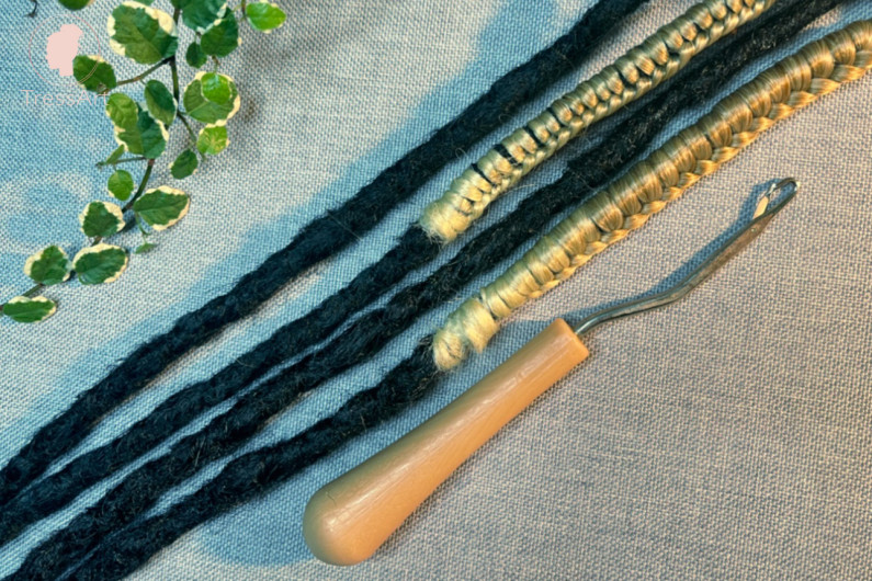 Image of Braiding in double-ended dreadlock with blanketstitch course