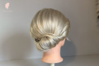 Additional image of Side bun for short hair course
