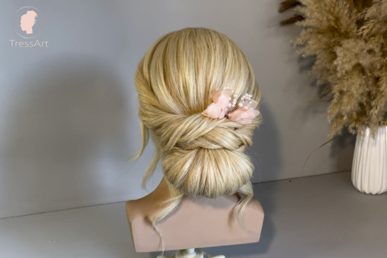 Image of Loose Bohemian Nape Bun course